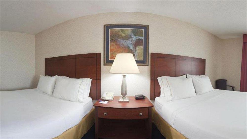 Holiday Inn Express Deforest By Ihg Dış mekan fotoğraf