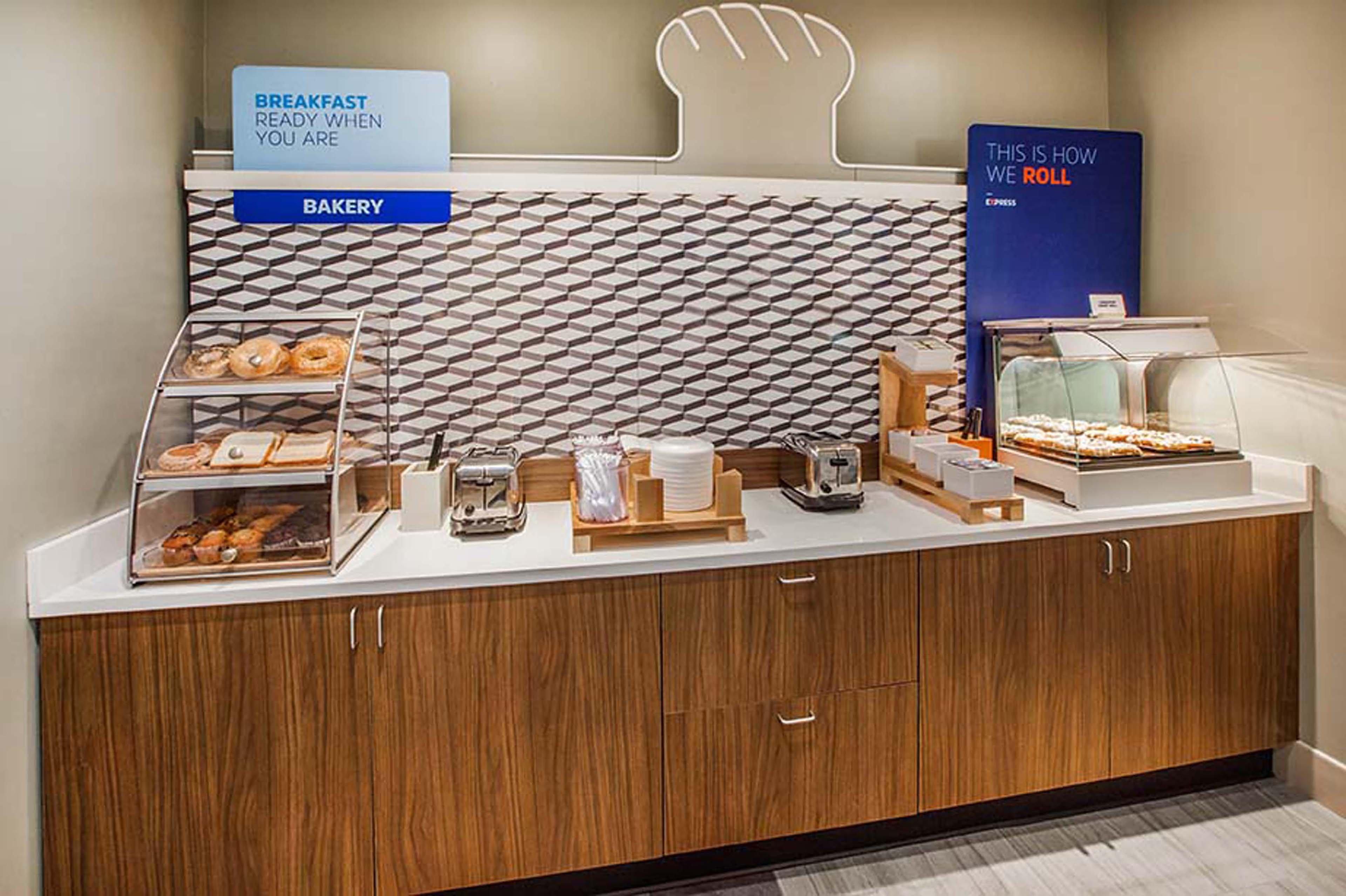 Holiday Inn Express Deforest By Ihg Dış mekan fotoğraf