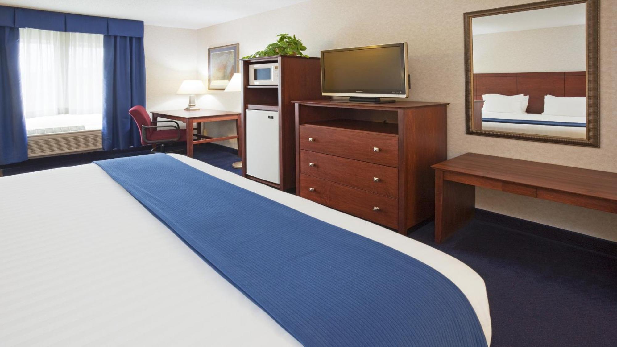 Holiday Inn Express Deforest By Ihg Dış mekan fotoğraf