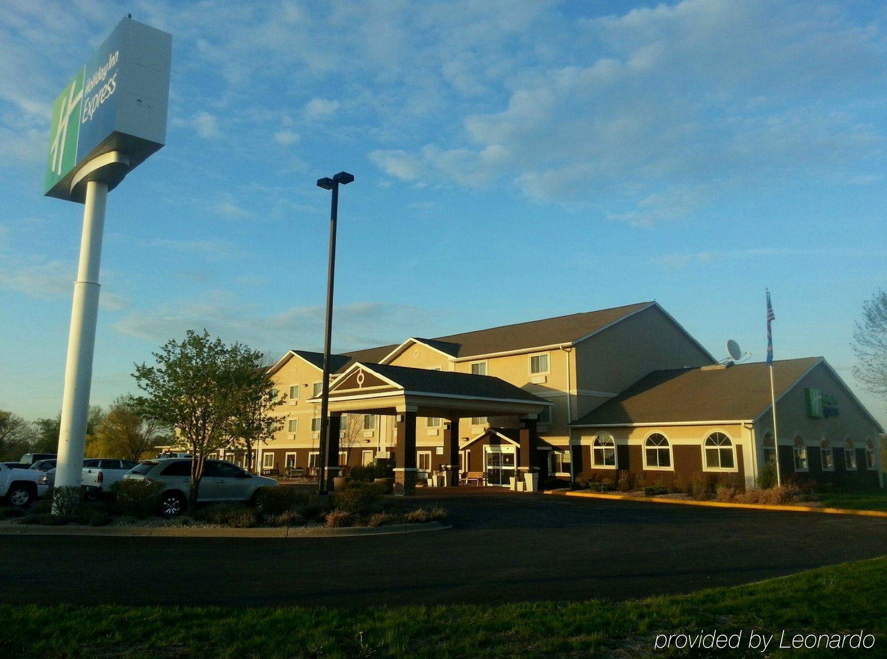 Holiday Inn Express Deforest By Ihg Dış mekan fotoğraf